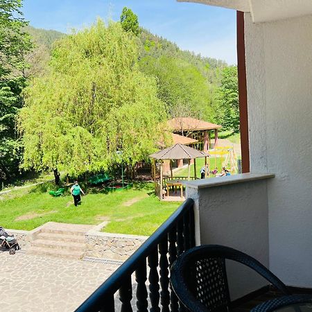 Hotel Iveria Абастумани Экстерьер фото