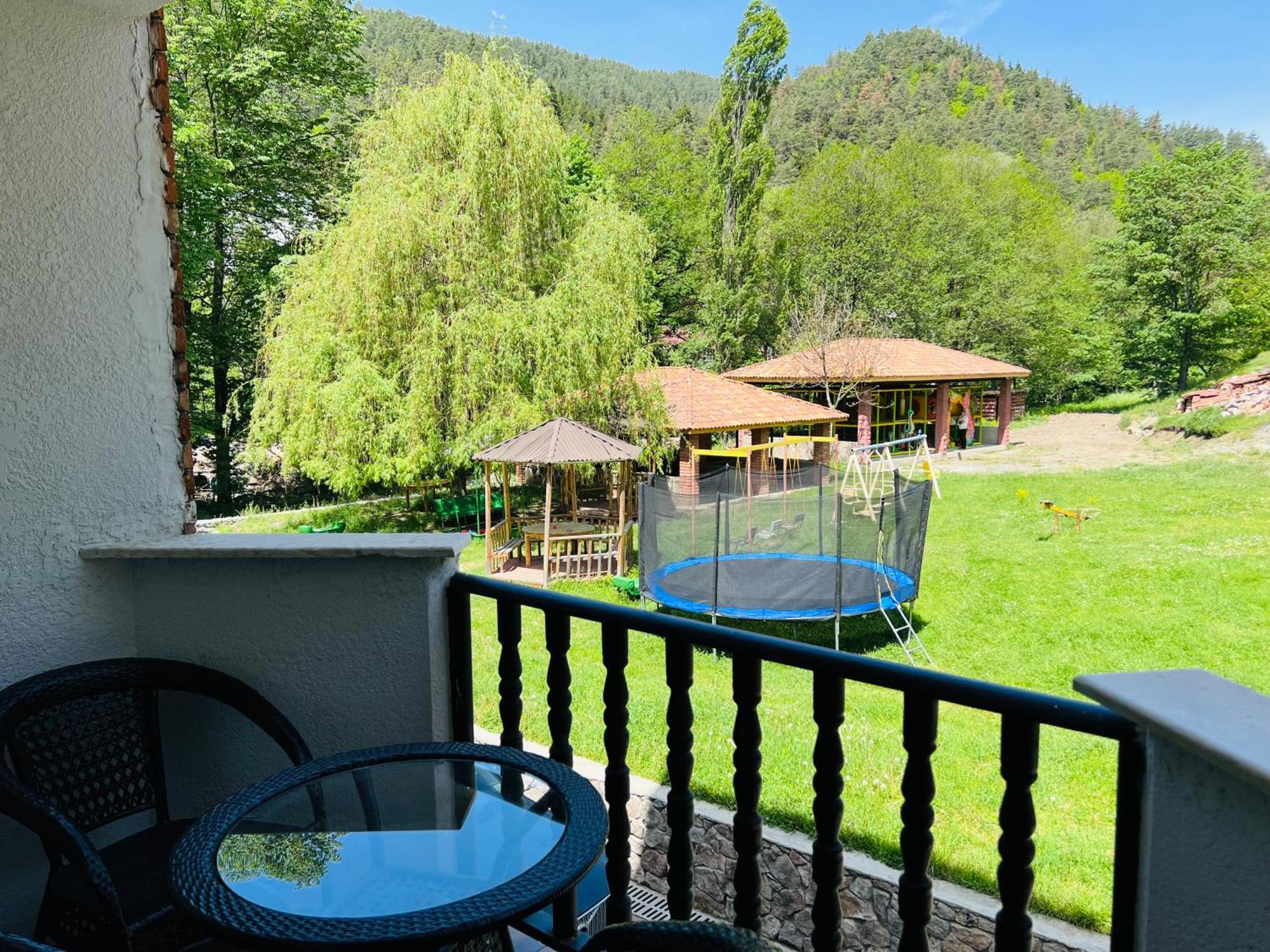 Hotel Iveria Абастумани Экстерьер фото